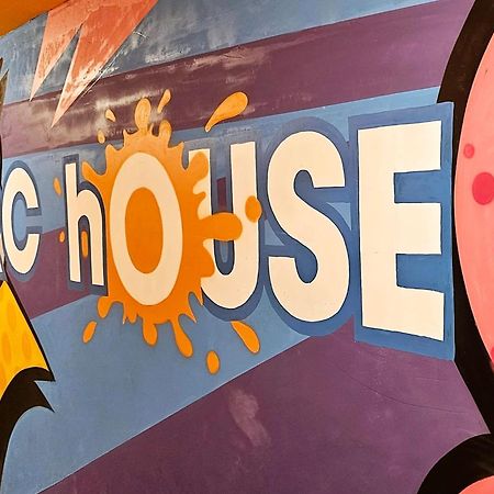 Arc House Pop Art Vandrerhjem Madrid Eksteriør bilde